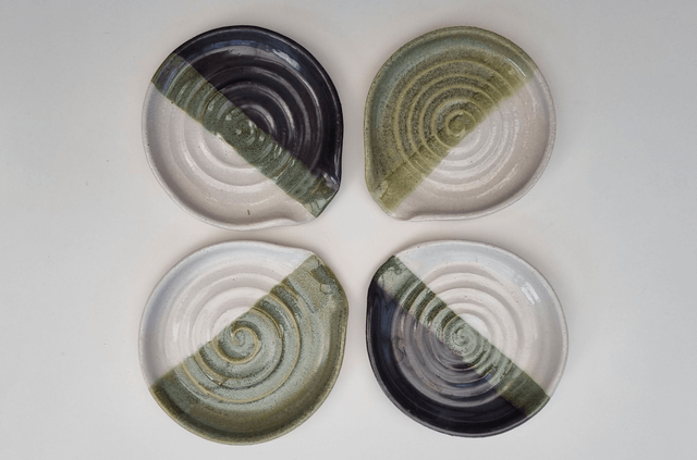 Spoon Holder in Jupiter and White